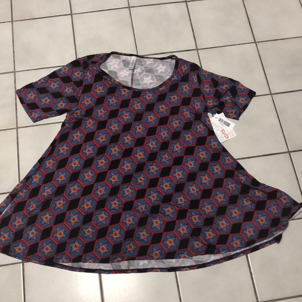 NWT Lularoe Perfect Tee